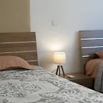 Salt Gem, Airy 2 Bdrm شقة *