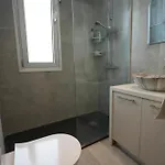 Salt Gem, Airy 2 Bdrm Daire *