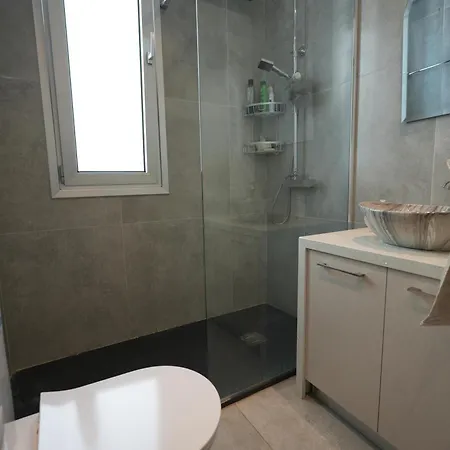Salt Gem, Airy 2 Bdrm דירה *