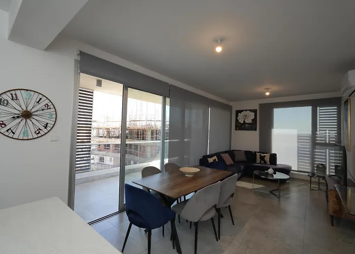 Salt Gem, Airy 2 Bdrm Ларнака