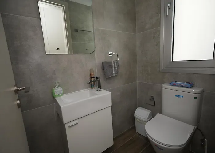 Salt Gem, Airy 2 Bdrm * Ларнака